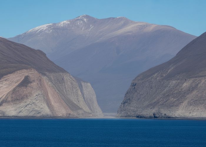 Panoramic view of the narrowest point in Chile, highlighting the dramatic geographical contrast.